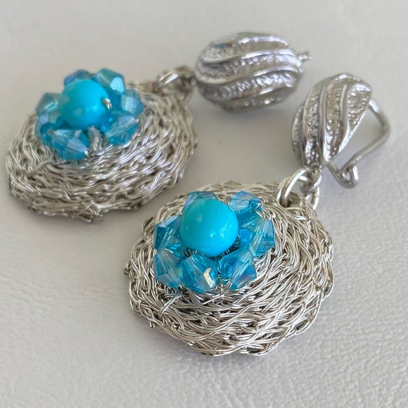 Stunning Vintage Silver Tone Woven Wire & Turquoise Blue Beaded Drop Earrings - Picture 3 of 4